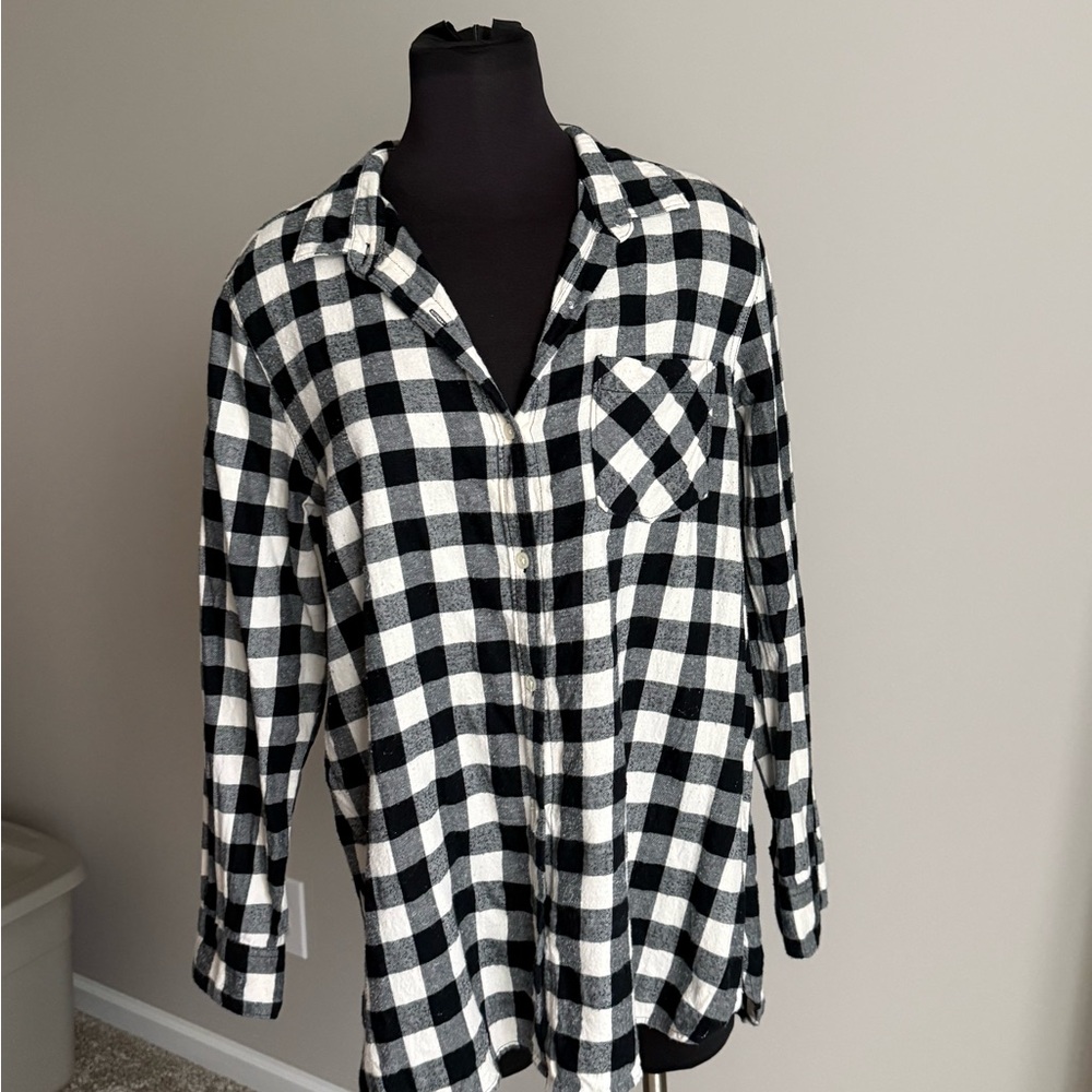 Old Navy Black and White Checkered Shirt